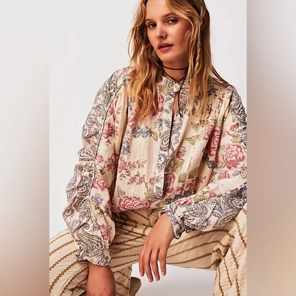 Free people Floral Paisley Women's Top bohemian Victorian unique puff small chic